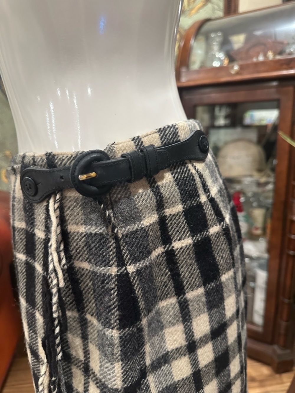 Eddie Bauer Legend Wool Blanket Skirt Plaid Fringe Wrap Mini Kilt Gray Black 8 - Picture 5 of 13
